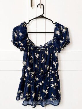 Mi Ami | Navy Floral Puff Sleeve Ruffle Top – Size Small